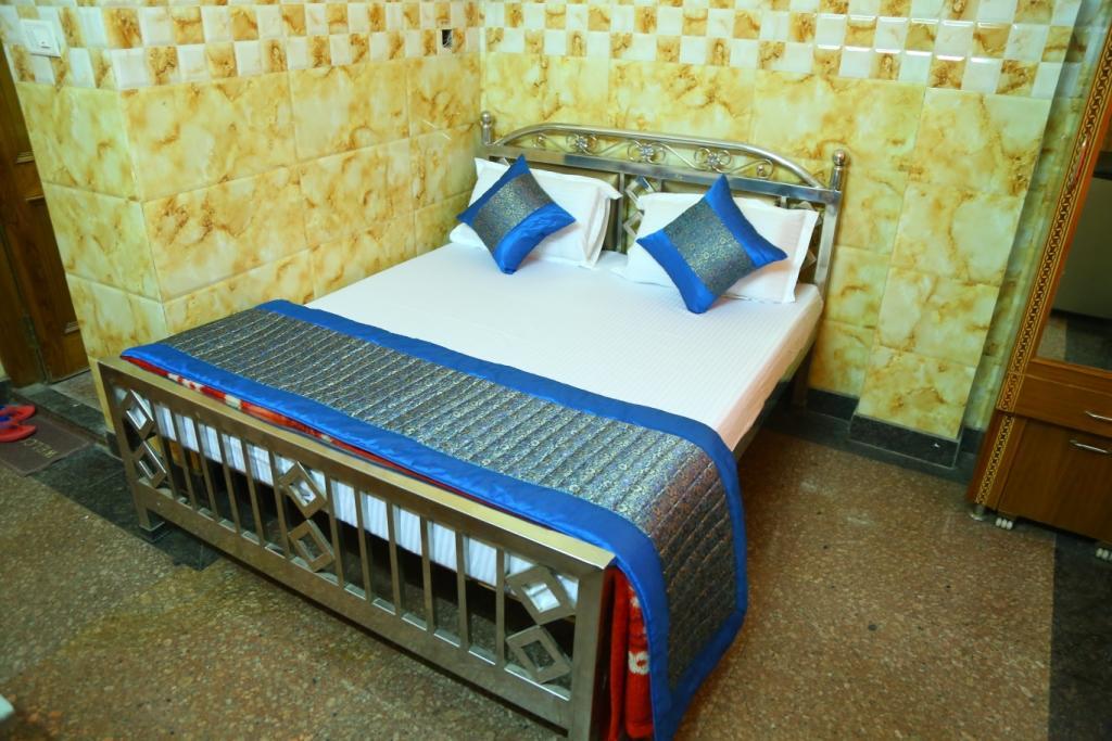 Hotel Ayesha Palace Делі Екстер'єр фото